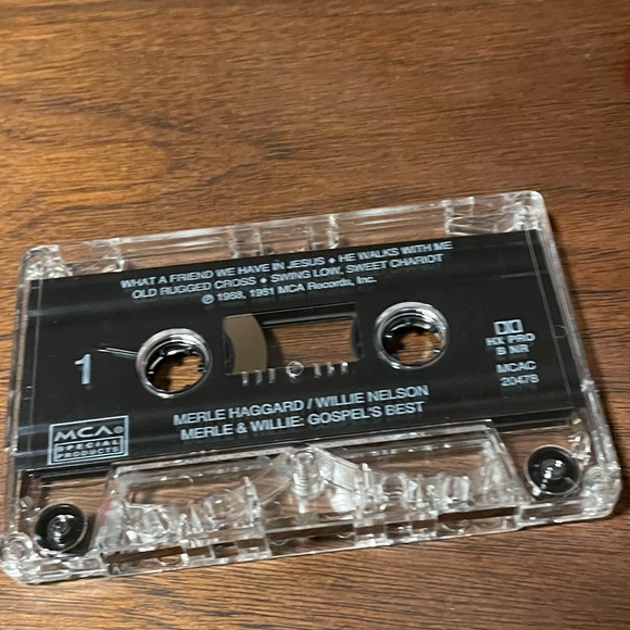 Vintage Merle haggard and Willie Nelson Gospel’s best 1988 MCA Tape Cassette - Picture 3 of 4